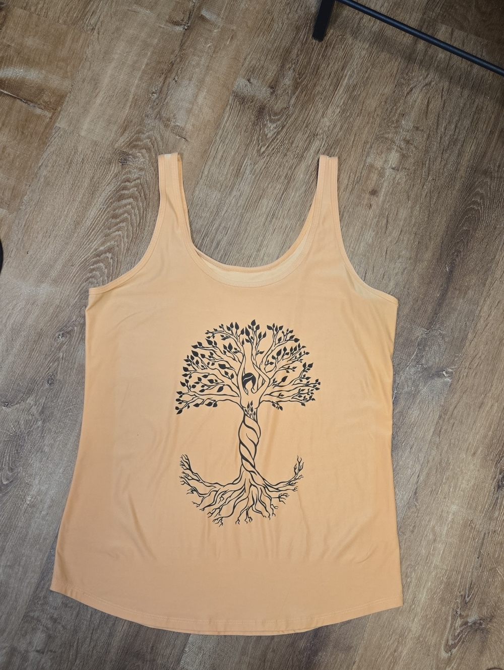 Hand Craftes Women's Peach Tank Top with Tree Graphic JXL